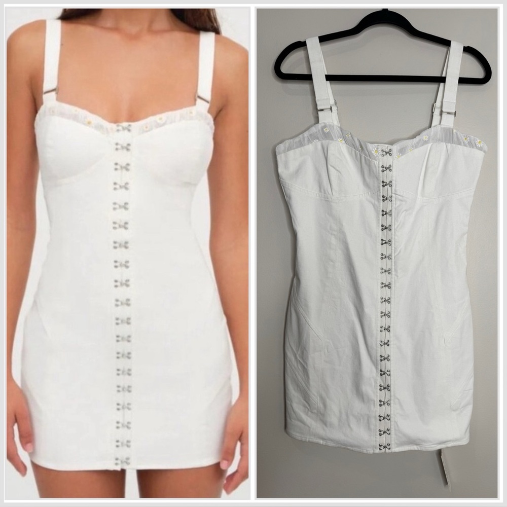NWT For Love And Lemons Tilly White Denim Mini Dress Stretch Daisy Hook & Eye L